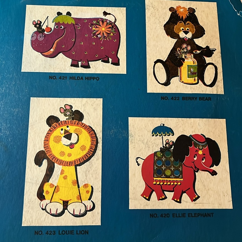 The Dolly Toy Co. pink elephant 1971 wall art for kids room - Picture 4 of 11